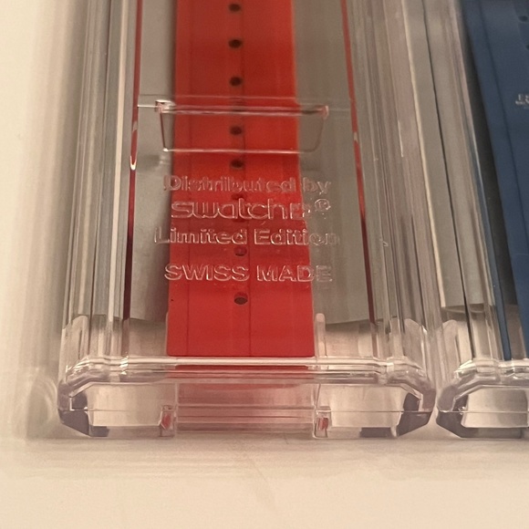 Vintage Men's Expo '86 Swatch Watch | NWT | Blue, Red - Picture 6 of 6
